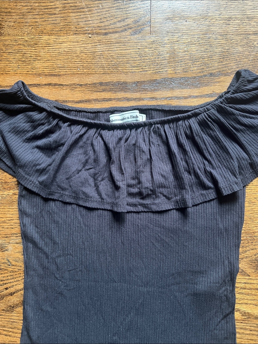 Abercrombie & Fitch Black Off-Shoulder Ribbed Bodysuit - Picture 2 of 4
